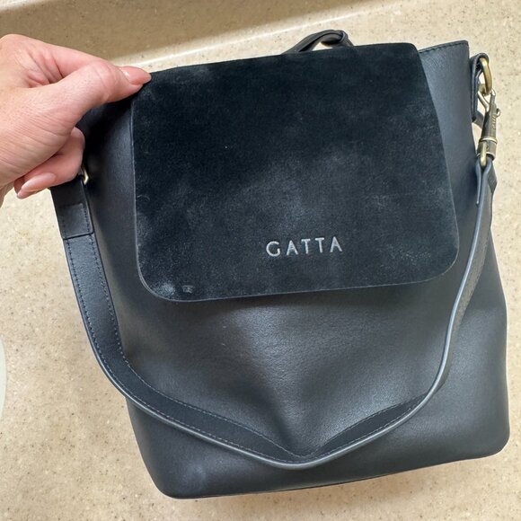 GATTA Christie Noir Leather Camera Bag – Black Suede Flap - Picture 2 of 5